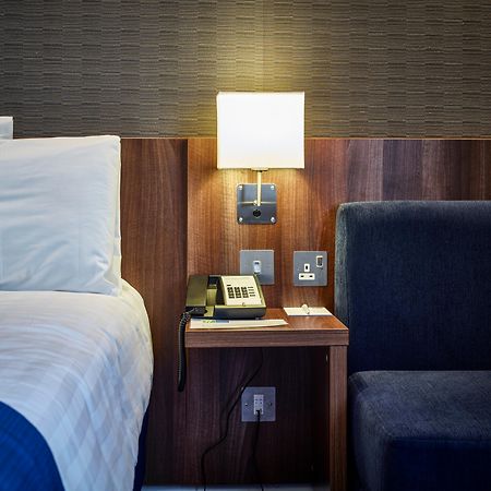 Holiday Inn Express Glenrothes By Ihg Екстер'єр фото