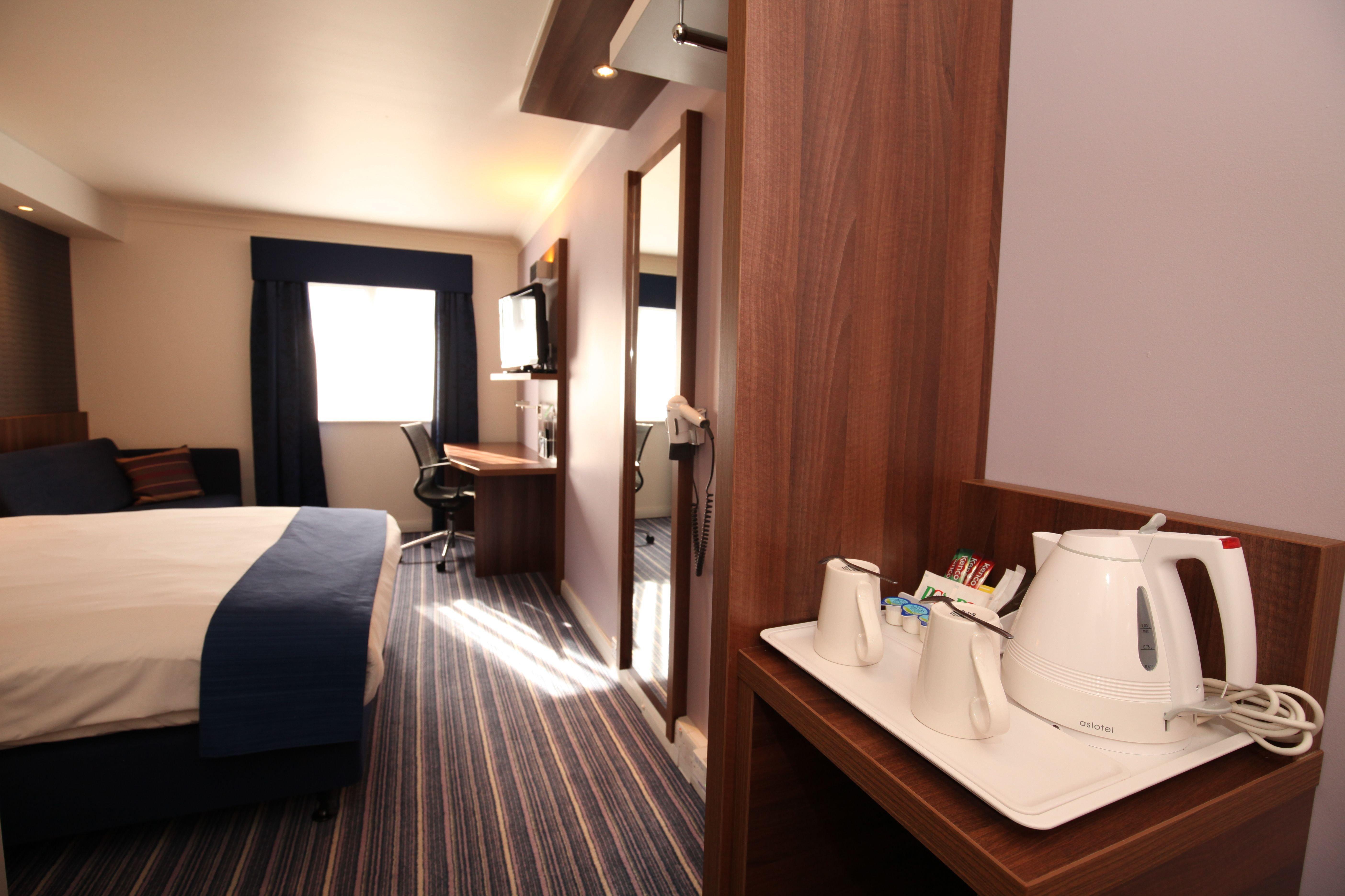 Holiday Inn Express Glenrothes By Ihg Екстер'єр фото