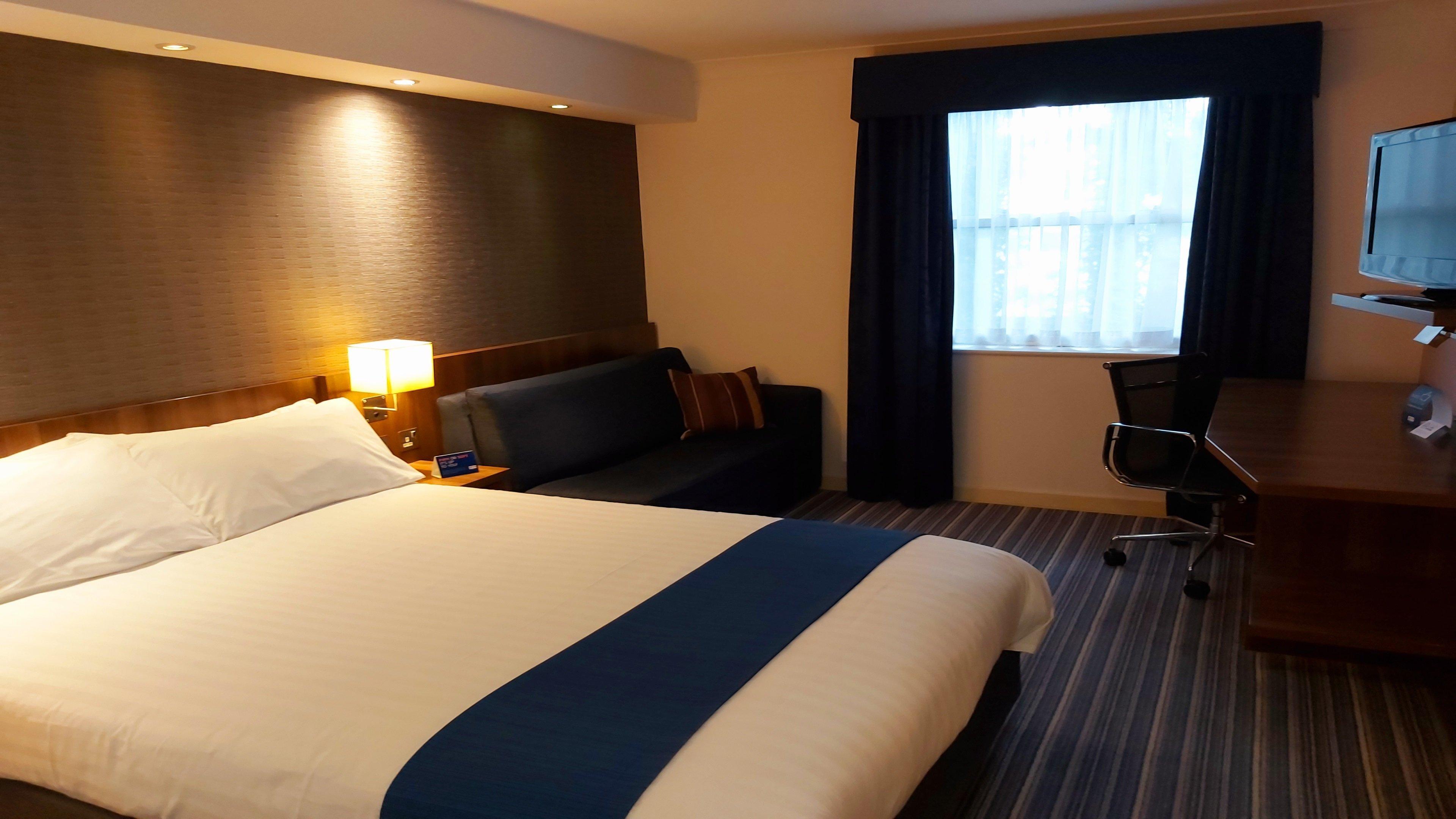 Holiday Inn Express Glenrothes By Ihg Екстер'єр фото