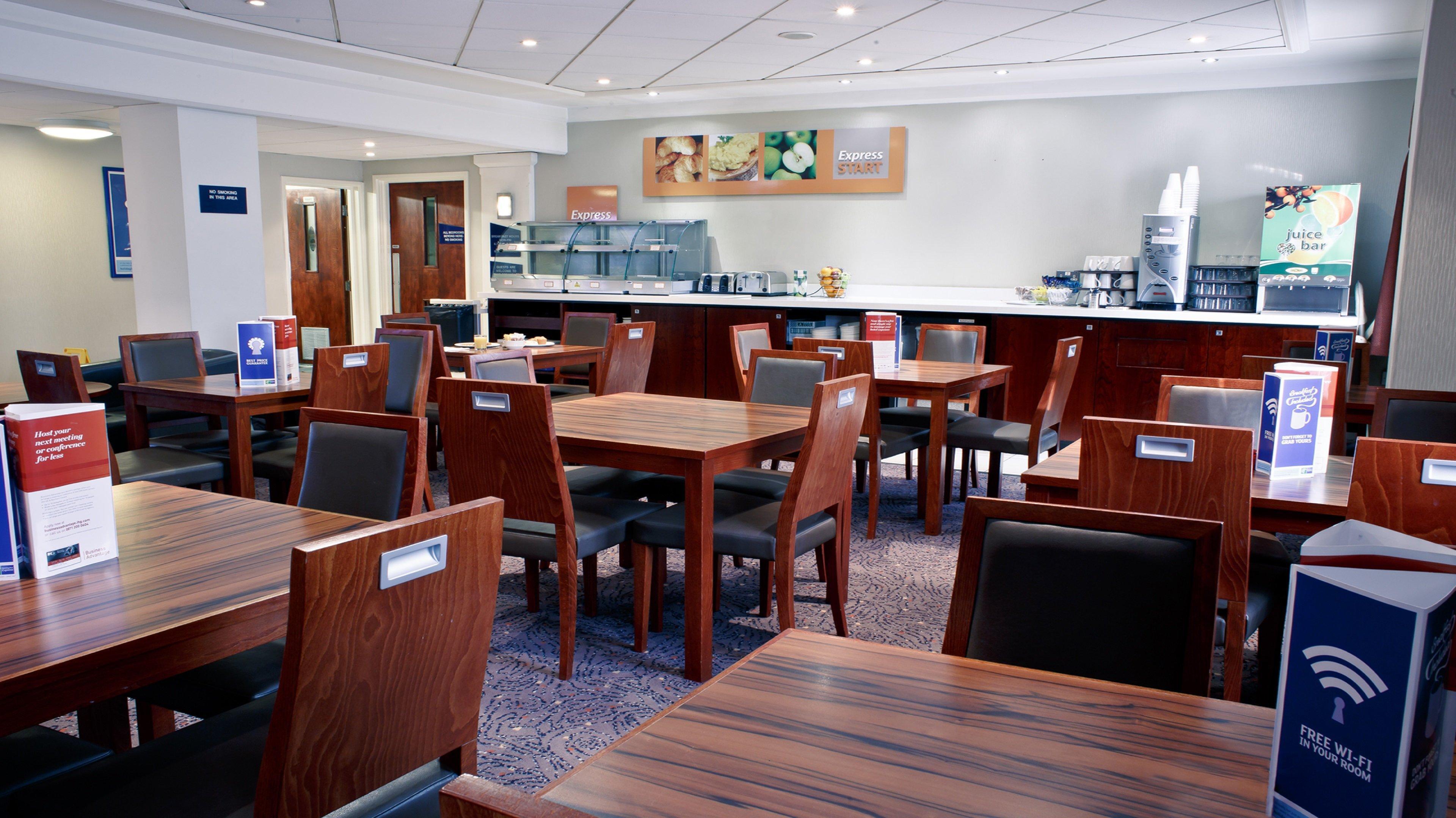 Holiday Inn Express Glenrothes By Ihg Екстер'єр фото