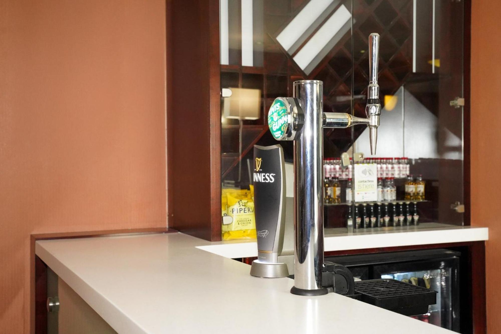 Holiday Inn Express Glenrothes By Ihg Екстер'єр фото