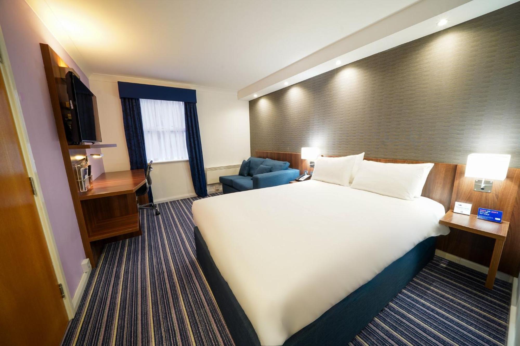 Holiday Inn Express Glenrothes By Ihg Екстер'єр фото