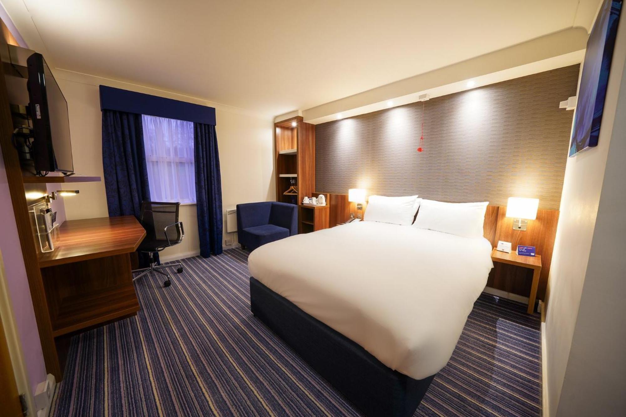 Holiday Inn Express Glenrothes By Ihg Екстер'єр фото