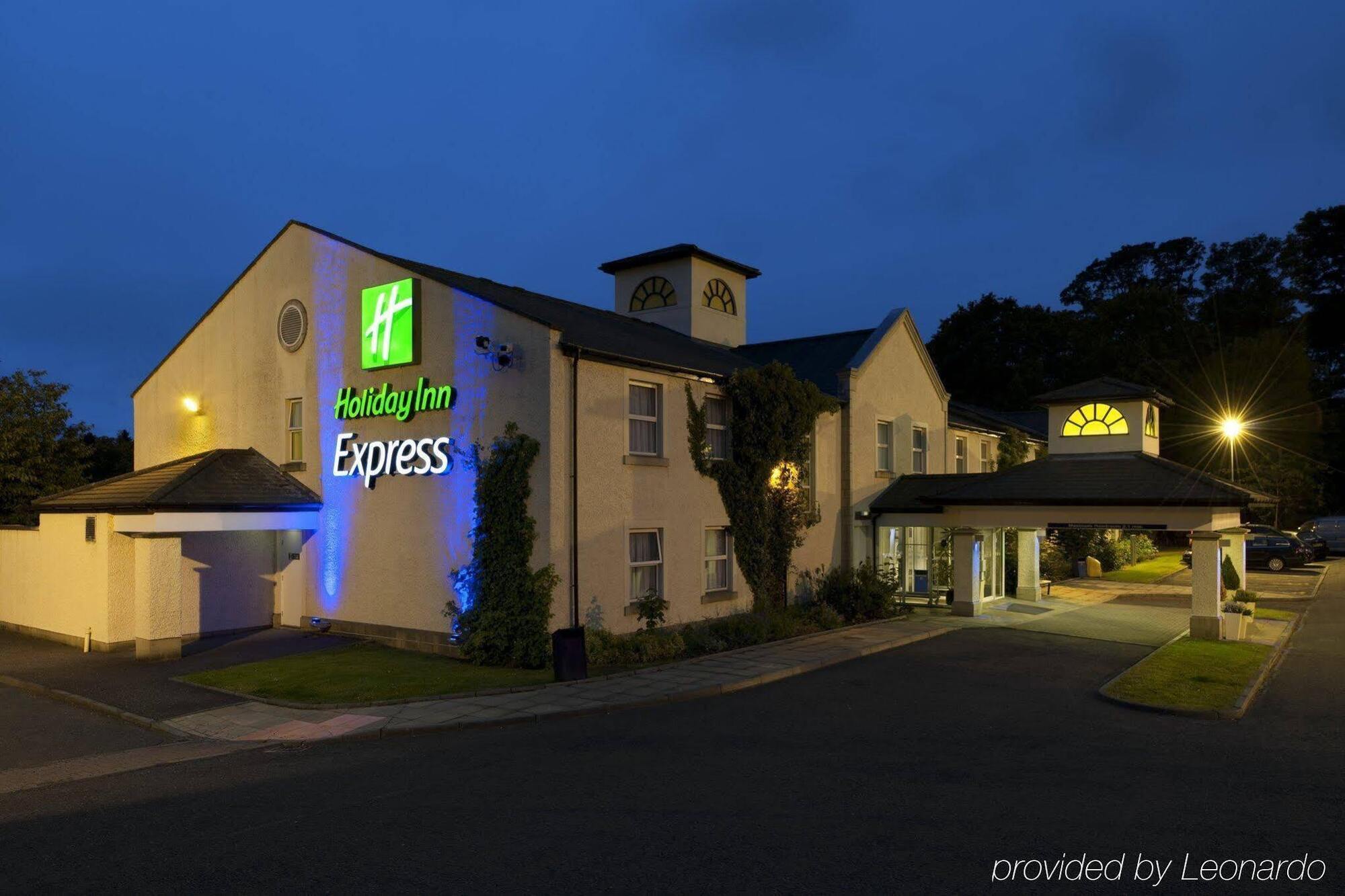 Holiday Inn Express Glenrothes By Ihg Екстер'єр фото