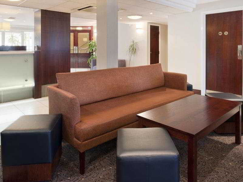 Holiday Inn Express Glenrothes By Ihg Екстер'єр фото